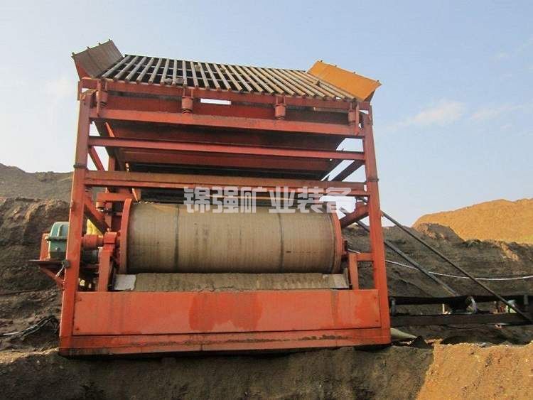 铬铁矿选矿干式磁选机与湿式磁选机对比:选型指南与适用场景全解析(图3) Np3hmt45BK.jpg
